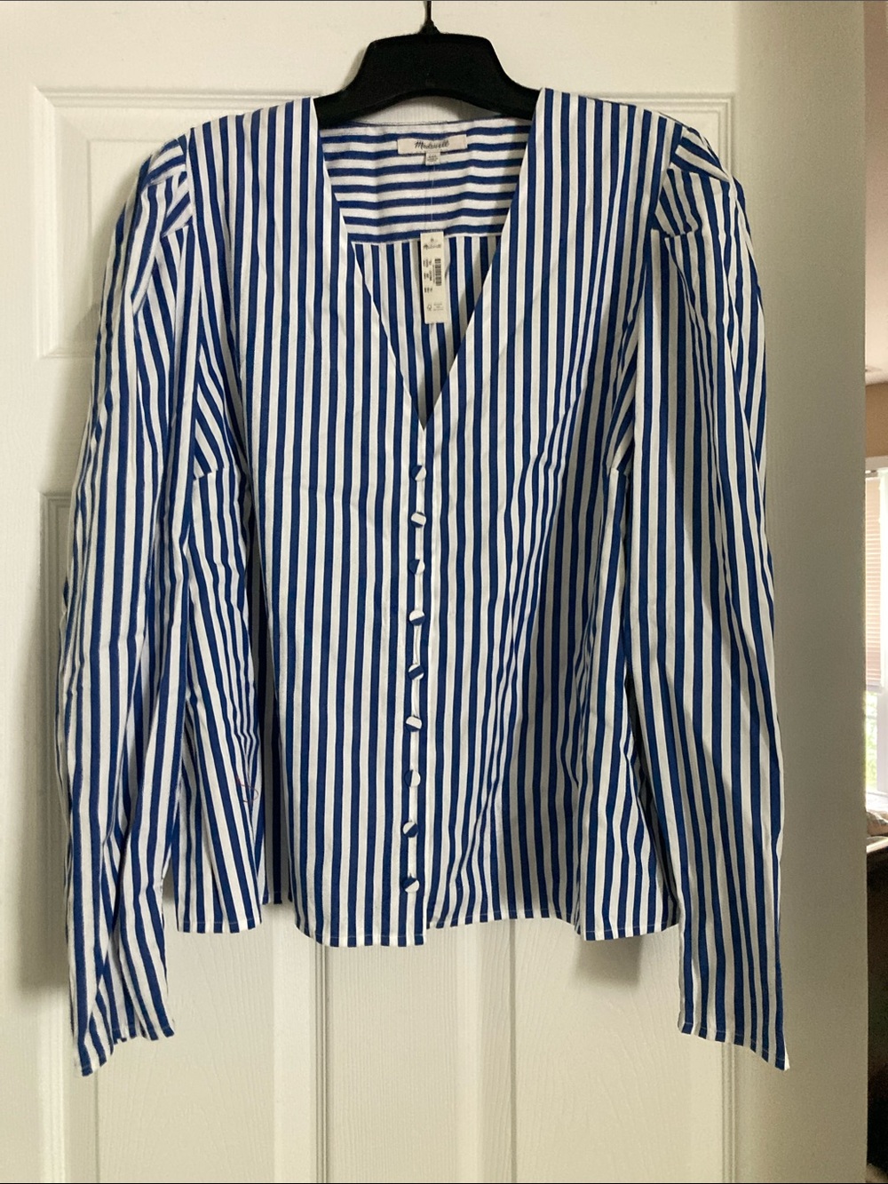 Madewell stacked button v-neck shirt In poplin